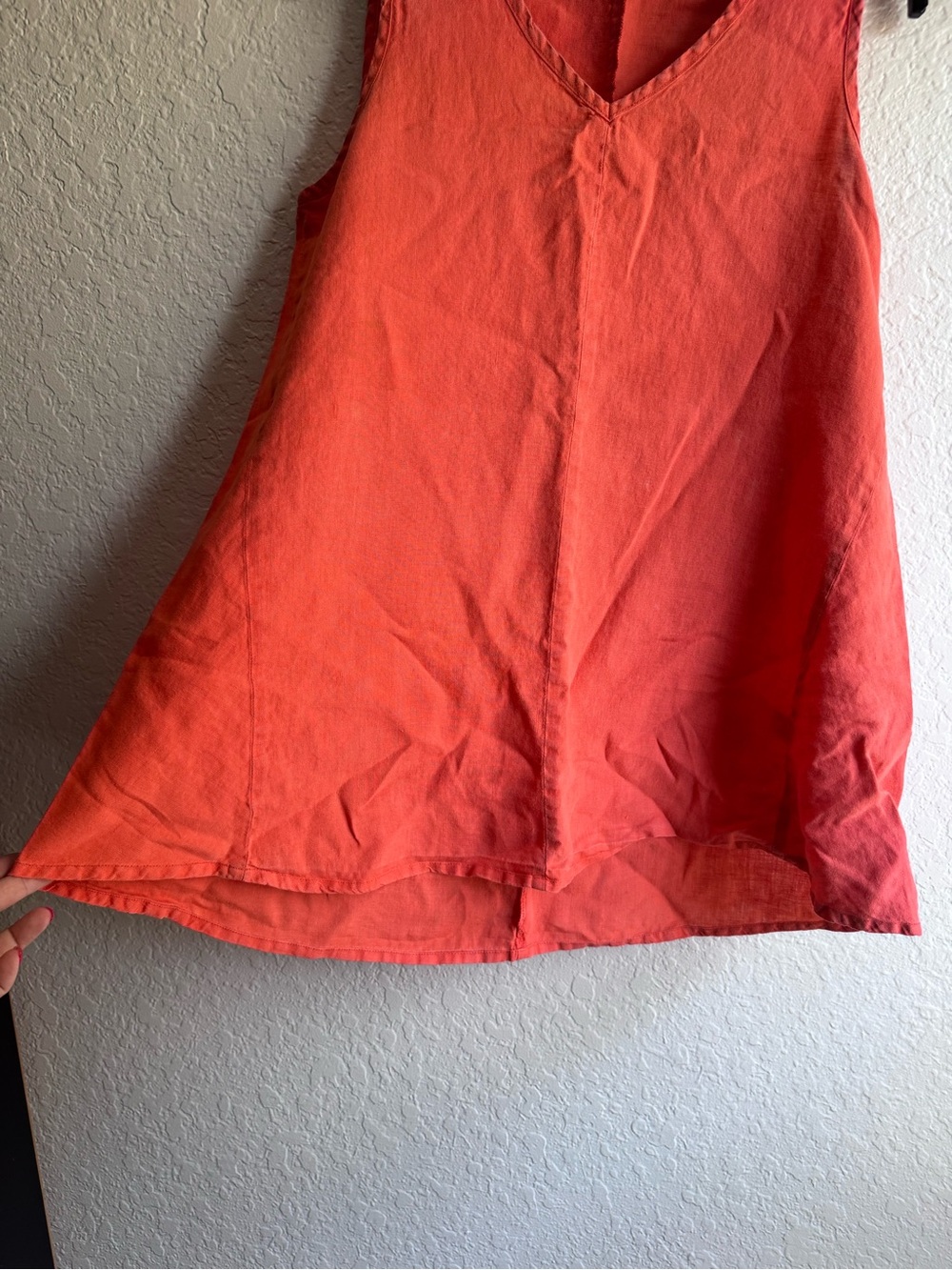 Flax Coral V-Neck Linen Tank Top - Picture 4 of 8